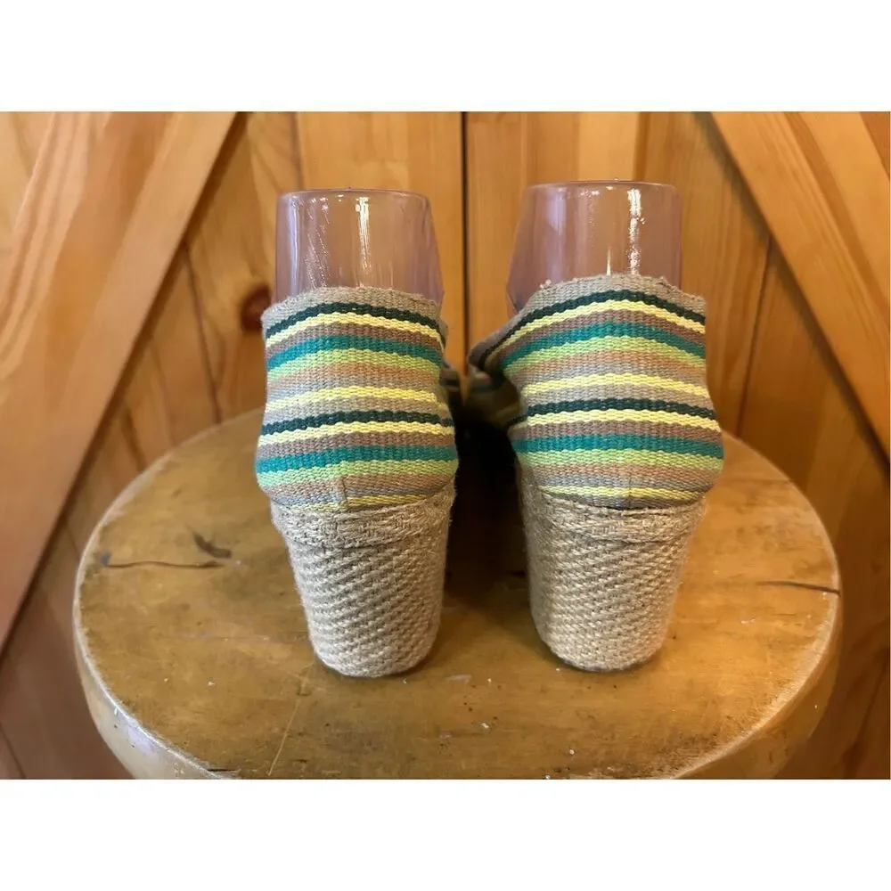 ANDRE ASSOUS Multicolored Canvas Designer Espadrille Close Toe Wedges Size 8.5